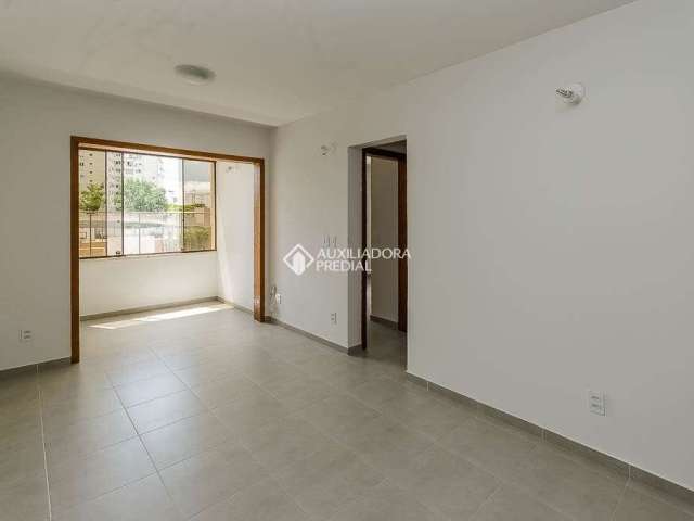 Apartamento com 2 quartos para alugar na Rua Professor Cristiano Fischer, 2062, Partenon, Porto Alegre, 70 m2 por R$ 2.700
