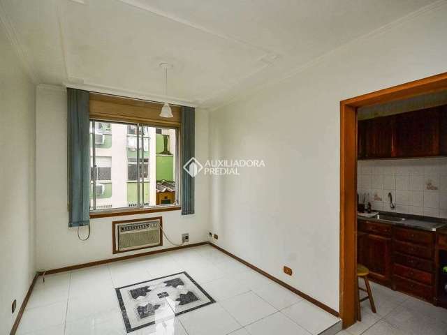 Apartamento com 2 quartos para alugar na Rua Doutor Pio Fiori de Azevedo, 15, Vila Nova, Porto Alegre, 52 m2 por R$ 1.100