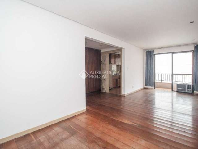 Apartamento com 1 quarto para alugar na Rua Demétrio Ribeiro, 1012, Centro Histórico, Porto Alegre, 47 m2 por R$ 1.700
