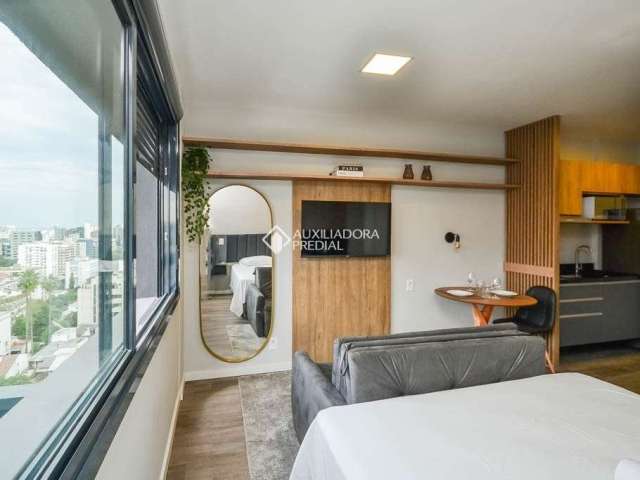 Loft com 1 quarto para alugar na Avenida Coronel Lucas de Oliveira, 410, Petrópolis, Porto Alegre, 32 m2 por R$ 3.600