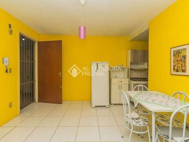 Apartamento com 2 quartos para alugar na Rua Seis de Novembro, 485, Mário Quintana, Porto Alegre, 60 m2 por R$ 900