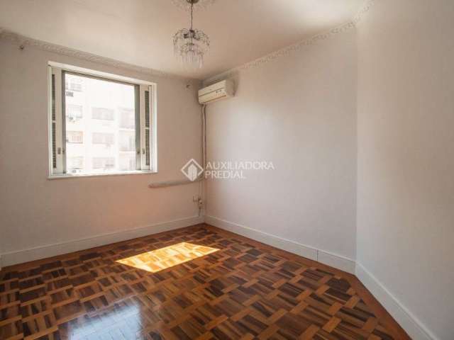 Apartamento com 2 quartos para alugar na Rua Duque de Caxias, 1327, Centro Histórico, Porto Alegre, 72 m2 por R$ 1.500