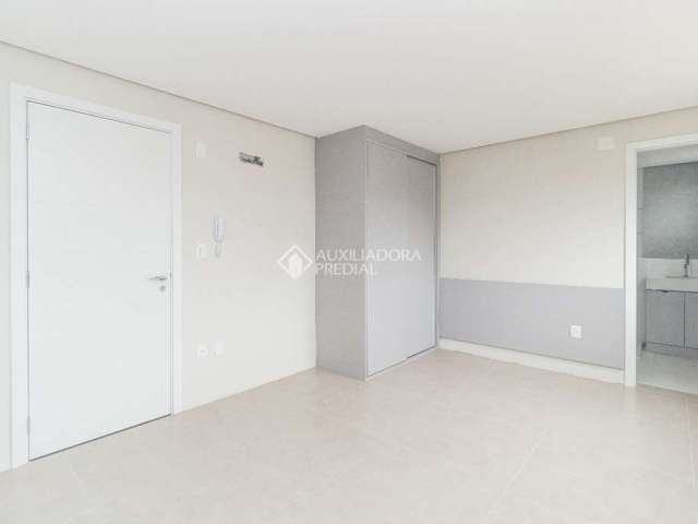Loft com 1 quarto para alugar na Avenida João Pessoa, 775, Centro Histórico, Porto Alegre, 25 m2 por R$ 2.300