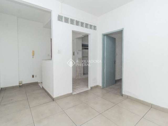 Apartamento com 1 quarto para alugar na Rua Demétrio Ribeiro, 1078, Centro Histórico, Porto Alegre, 43 m2 por R$ 1.225