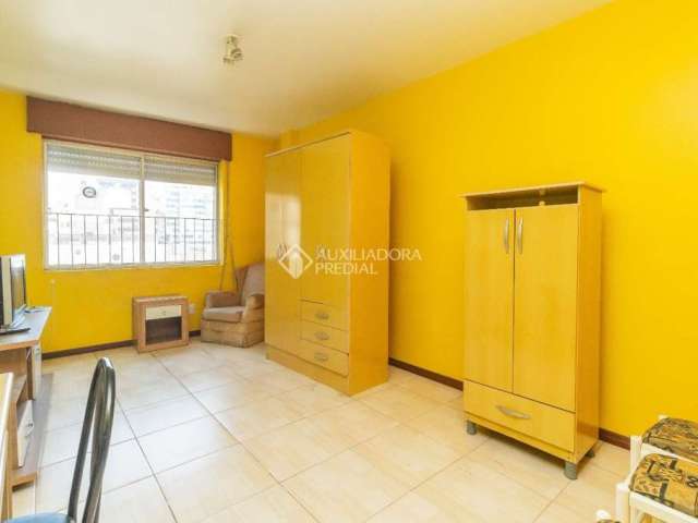 Apartamento com 1 quarto para alugar na Rua Sarmento Leite, 860, Centro Histórico, Porto Alegre, 27 m2 por R$ 1.000