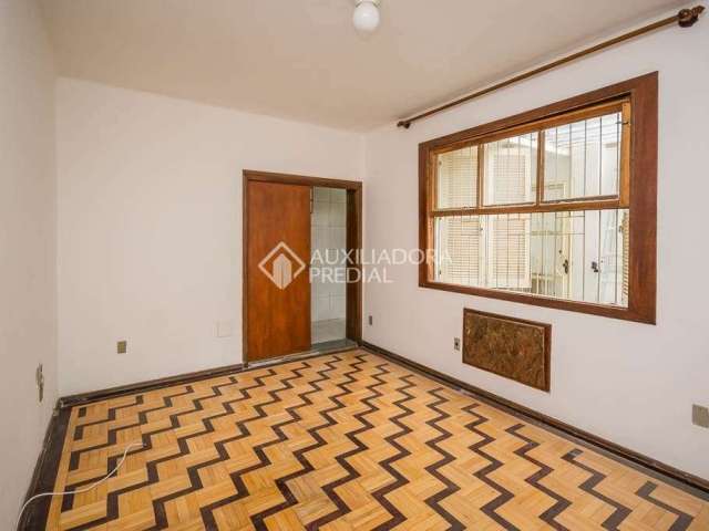 Apartamento com 3 quartos para alugar na Rua João Abbott, 125, Petrópolis, Porto Alegre, 70 m2 por R$ 2.200