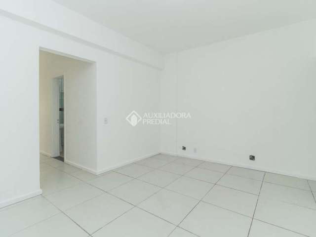 Apartamento com 3 quartos para alugar na Rua Riachuelo, 1268, Centro Histórico, Porto Alegre, 125 m2 por R$ 1.200