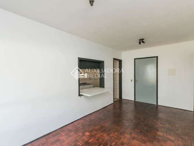 Apartamento com 2 quartos para alugar na Avenida Fábio Araújo Santos, 1391, Nonoai, Porto Alegre, 55 m2 por R$ 900