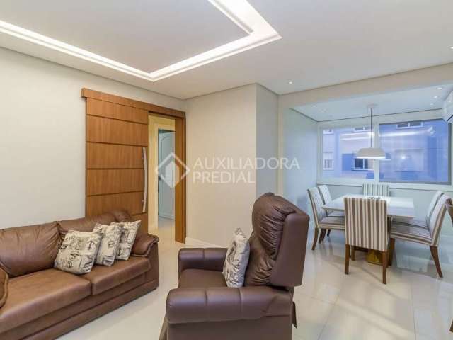 Apartamento com 3 quartos para alugar na Avenida General Barreto Viana, 1065, Chácara das Pedras, Porto Alegre, 73 m2 por R$ 5.000