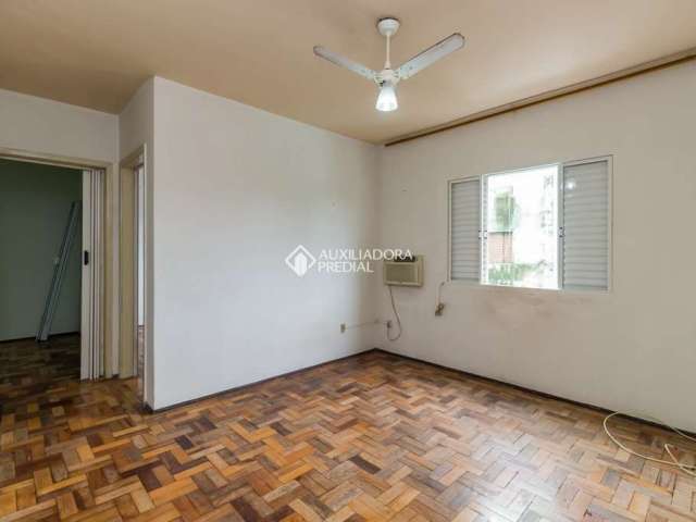 Apartamento com 2 quartos para alugar na Rua Jacy Kroeff Milanez, 230, Santa Rosa de Lima, Porto Alegre, 50 m2 por R$ 500