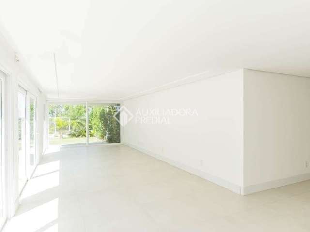 Apartamento com 3 quartos para alugar na Avenida Guaíba, 4602, Vila Assunção, Porto Alegre, 311 m2 por R$ 19.000