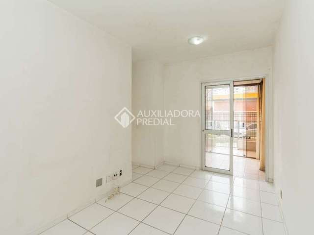 Apartamento com 2 quartos para alugar na Avenida A. J. Renner, 2050, Humaitá, Porto Alegre, 55 m2 por R$ 1.250