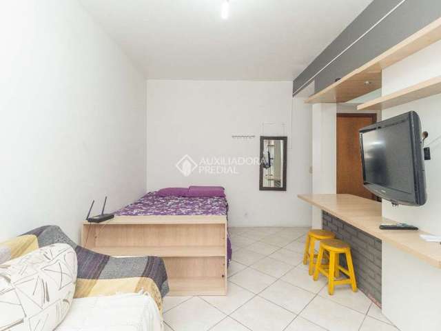 Apartamento com 1 quarto para alugar na Avenida João Pessoa, 1203, Farroupilha, Porto Alegre, 35 m2 por R$ 1.500
