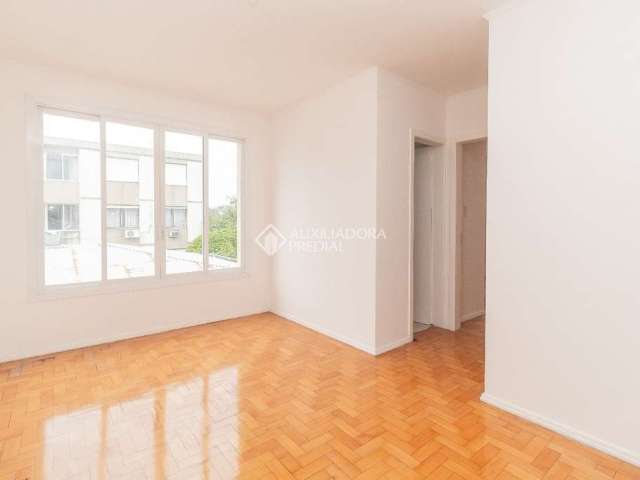 Apartamento com 2 quartos para alugar na Avenida Cairu, 740, Navegantes, Porto Alegre, 63 m2 por R$ 1.300