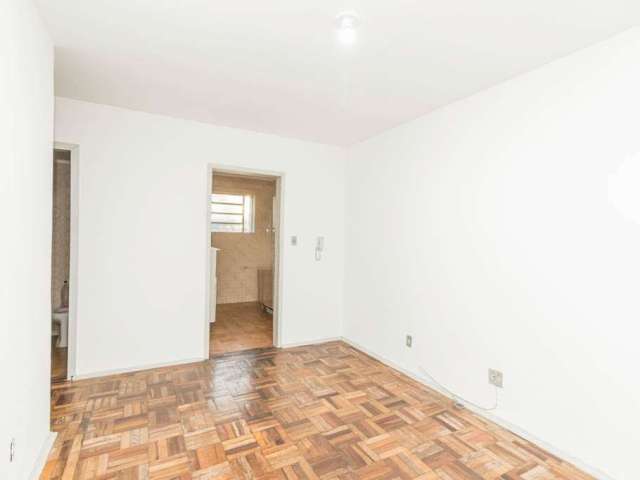 Apartamento com 2 quartos para alugar na Avenida Clóvis Paim Grivot, 350, Humaitá, Porto Alegre, 55 m2 por R$ 750