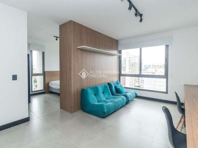 Apartamento com 1 quarto para alugar na Rua General Lima e Silva, 570, Centro Histórico, Porto Alegre, 51 m2 por R$ 3.000
