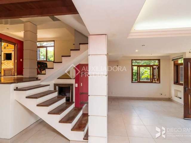 Casa em condomínio fechado com 2 quartos para alugar na Avenida Vicente Monteggia, 2212, Cavalhada, Porto Alegre, 496 m2 por R$ 3.500