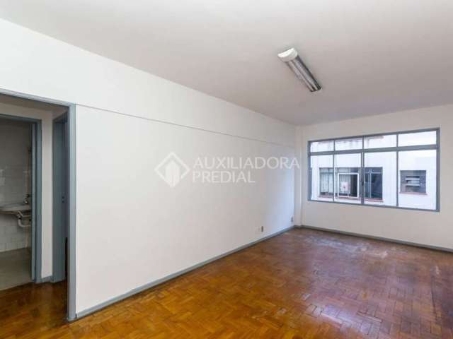 Apartamento com 1 quarto para alugar na Rua Voluntários da Pátria, 595, Floresta, Porto Alegre, 60 m2 por R$ 640