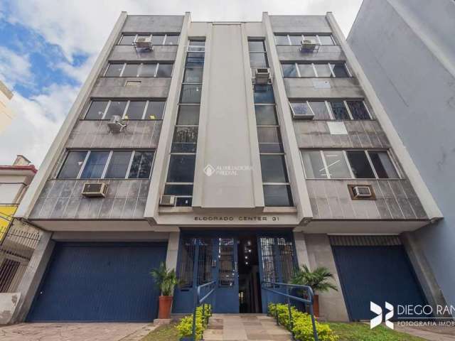 Sala comercial para alugar na Rua João Guimarães, 31, Santa Cecília, Porto Alegre, 31 m2 por R$ 700