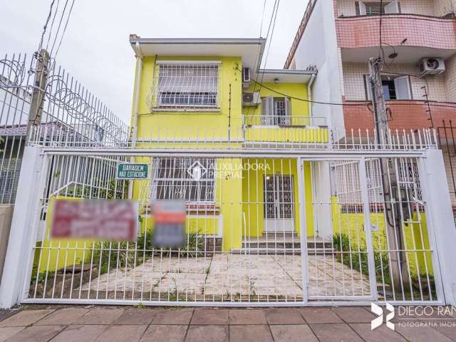 Casa comercial para alugar na Rua Giordano Bruno, 279, Rio Branco, Porto Alegre, 250 m2 por R$ 7.500