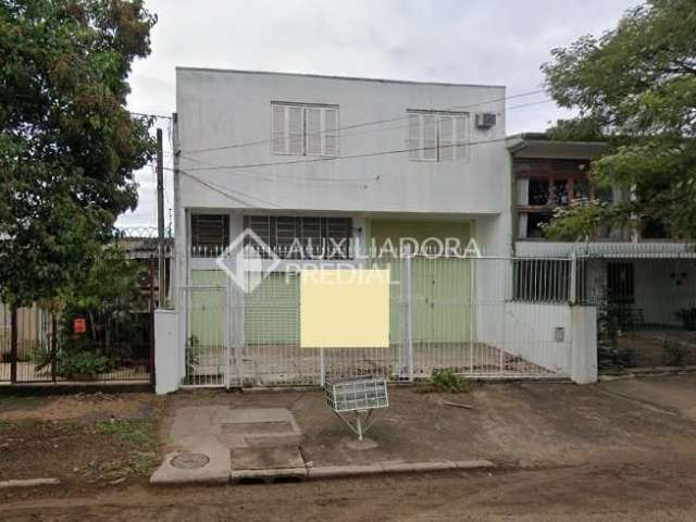 Barracão / Galpão / Depósito para alugar na Travessa Doutor Heinzelmann, 70, Navegantes, Porto Alegre, 426 m2 por R$ 6.500