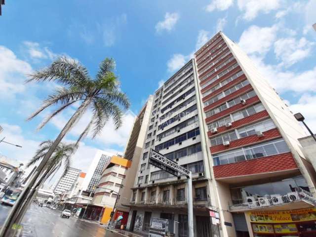 Sala comercial para alugar na Avenida Júlio de Castilhos, 440, Centro Histórico, Porto Alegre, 47 m2 por R$ 695