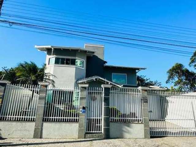 Casa com 03 dormitórios sendo 01 Suíte à venda, 242 m² por R$ 1.690.000,00 - Ressacada - Itajaí/SC