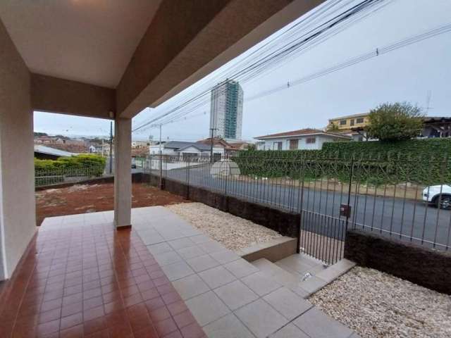 Casa com 3 quartos para alugar na Rua Machado de Assis, 626, Uvaranas, Ponta Grossa, 230 m2 por R$ 3.000