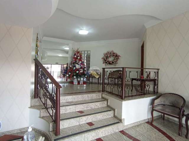 Apartamento com 3 quartos para alugar na Rua Theodoro Rosas, 558, Centro, Ponta Grossa, 121 m2 por R$ 1.200