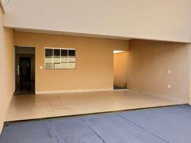 Casa com 3 quartos à venda na 8 de Dezembro, 34, Setor Cristina II, Trindade por R$ 308.500