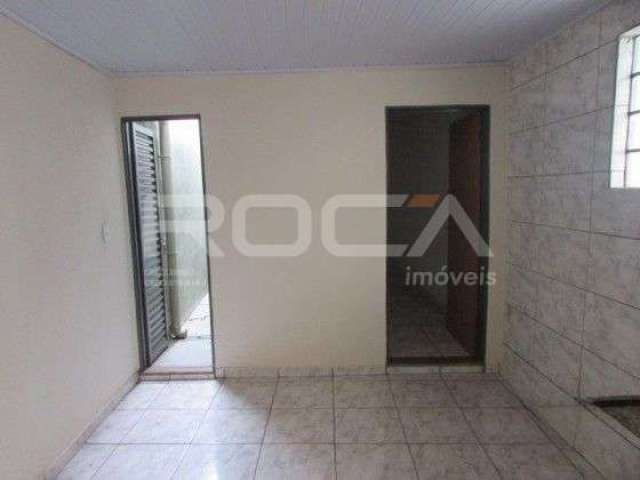Casa com 2 quartos para alugar na Vila Tibério, Ribeirão Preto , 50 m2 por R$ 850