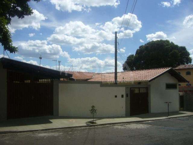 Casa Padrão de 3 dormitórios no Jardim Paraíso, São Carlos