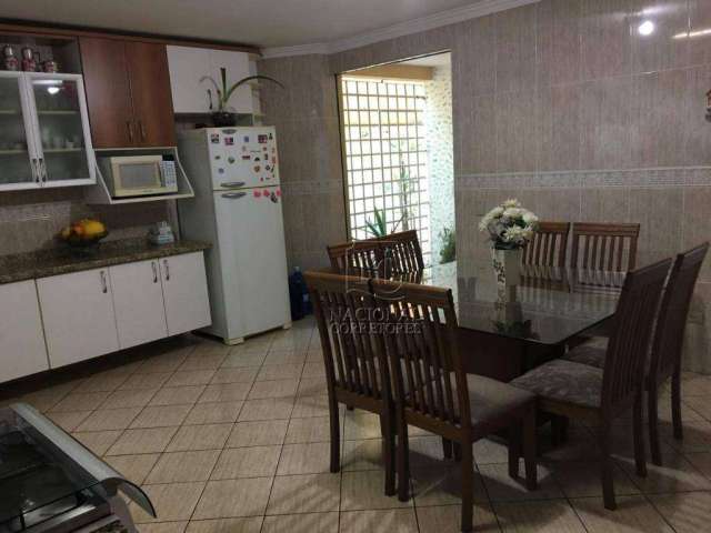 Sobrado com 3 dormitórios à venda, 242 m² por R$ 585.000,00 - Parque Gerassi - Santo André/SP