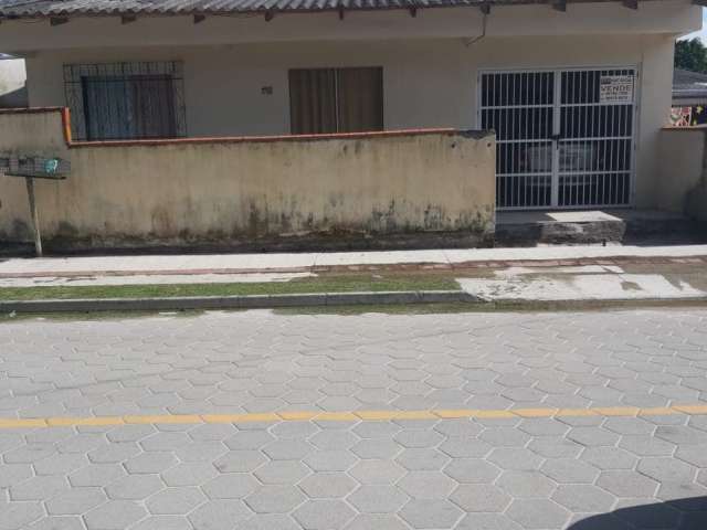 Vendo 2 casas de alvenaria, em frente ao cololégio Monteiro Lobato