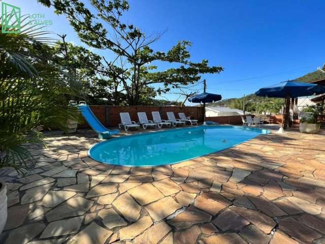 Casa à venda, com 04 dormitórios, piscina, Praia de São Miguel, PENHA - SC