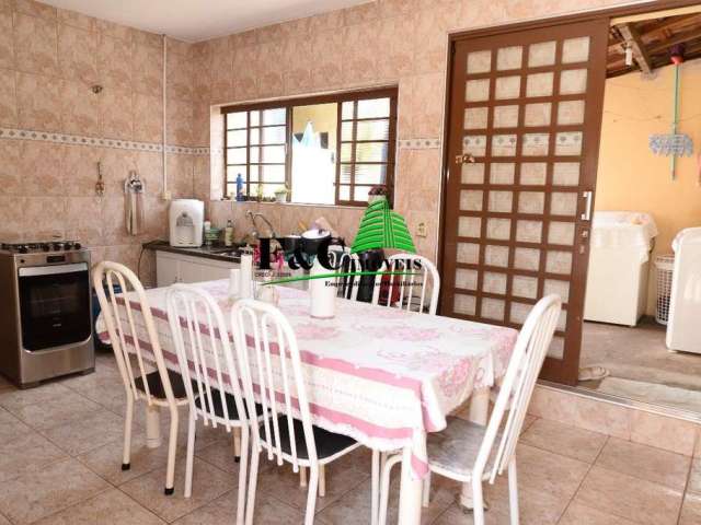 Casa para Venda em Limeira, Jardim Residencial Recanto Alvorada, 4 dormitórios, 1 suíte, 2 banheiros, 2 vagas