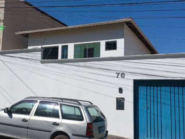 Casa com 3 quartos à venda na Rua Gerônimo Soares Barbosa, 70, Três Barras, Contagem por R$ 840.000