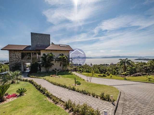 Maravilhosa Casa com vista do mar à venda no bairro João Paulo - Florianópolis/SC