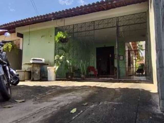 Casa com 3 quartos à venda, 160 m² por R$ 799.000 - Jóquei Clube - Fortaleza/CE