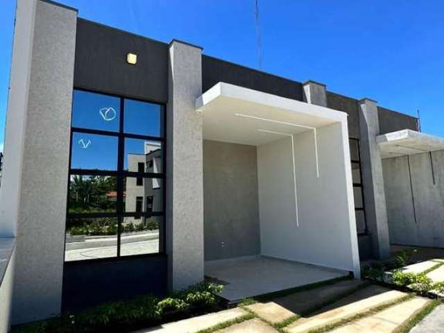 Condominio de Casas Planas com Fino Acabamento, Localização Privilegiada, Centro de Aquiraz.