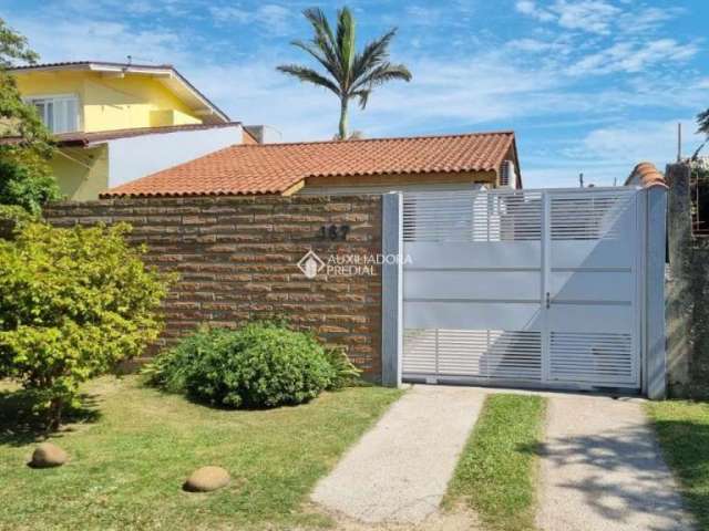 Casa com 2 quartos à venda na Rua Irmão Nicolás Rubio, 167, Ponta Grossa, Porto Alegre, 95 m2 por R$ 420.000