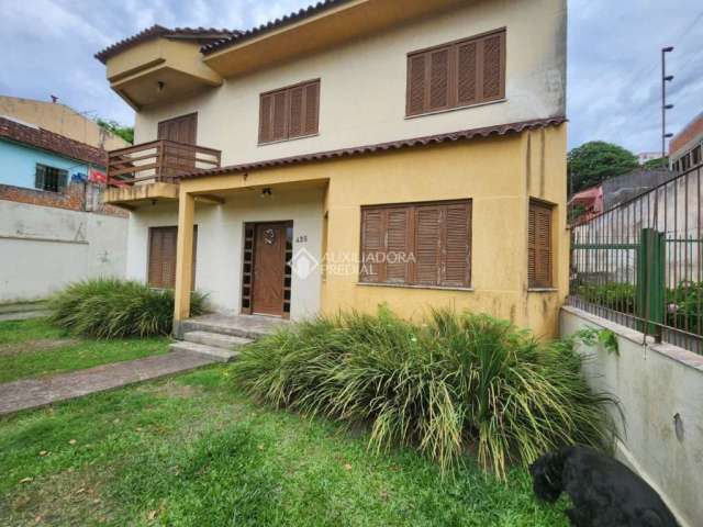 Casa com 3 quartos à venda na Rua Octávio de Souza, 425, Teresópolis, Porto Alegre, 230 m2 por R$ 970.000