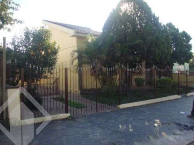 Casa em condomínio fechado com 3 quartos à venda na Rua Porto Rico, 240, Sumaré, Alvorada, 203 m2 por R$ 827.000