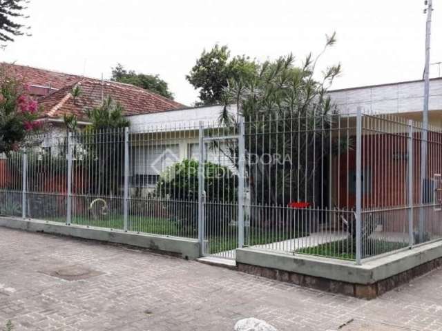 Casa em condomínio fechado com 3 quartos à venda na Avenida Benno Mentz, 1589, Vila Ipiranga, Porto Alegre, 360 m2 por R$ 800.000