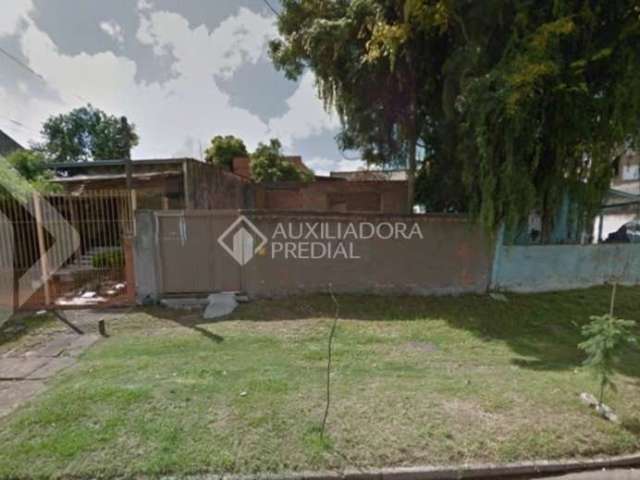 Terreno em condomínio fechado à venda na Rua Itapema, 87, Vila Jardim, Porto Alegre, 388 m2 por R$ 426.000