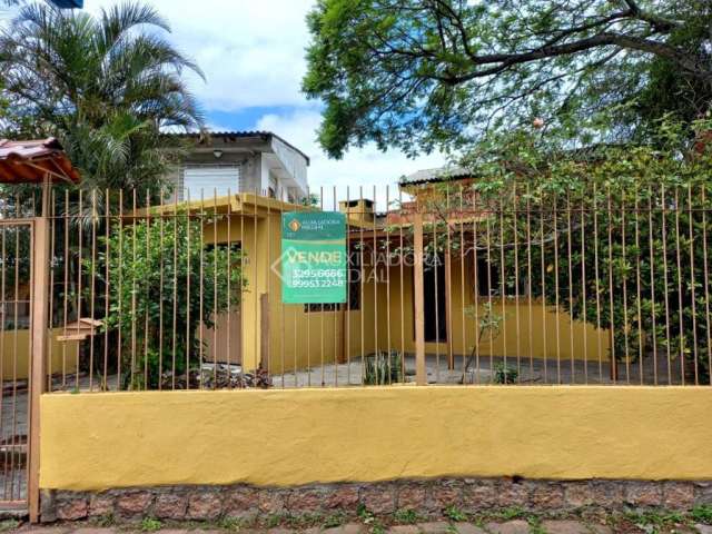 Casa em condomínio fechado com 3 quartos à venda na Avenida Outeiro, 66, Partenon, Porto Alegre, 252 m2 por R$ 660.000
