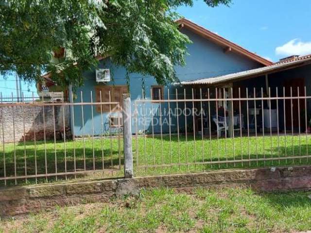 Casa em condomínio fechado com 2 quartos à venda na Rua Josué Guimarães, 308, Jardim dos Lagos, Guaíba, 50 m2 por R$ 260.000