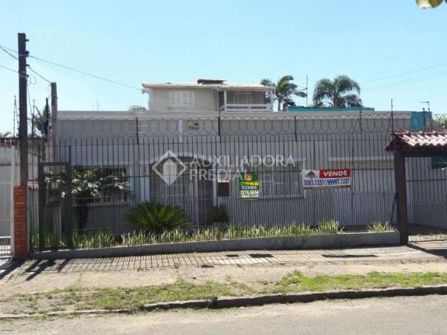 Casa com 5 quartos à venda na Avenida Delmar Rocha Barbosa, 356, Parque Santa Fé, Porto Alegre, 90 m2 por R$ 798.000