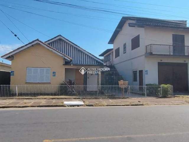 Casa em condomínio fechado com 3 quartos à venda na Rua Machadinho, 35, Rio Branco, Canoas, 280 m2 por R$ 450.000