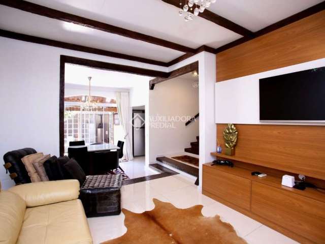 Casa em condomínio fechado com 3 quartos à venda na Avenida Cai, 303, Cristal, Porto Alegre, 194 m2 por R$ 890.000